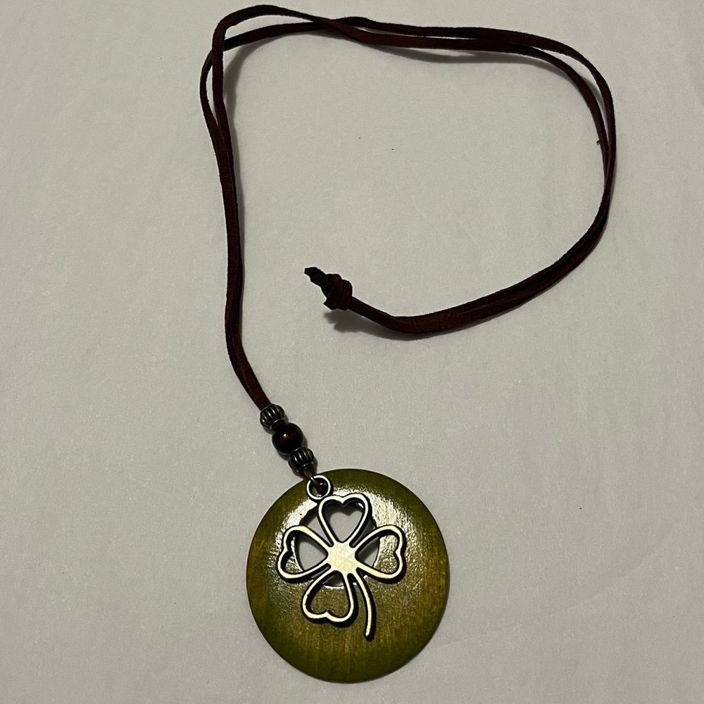 4 LEAF CLOVER PENDANT